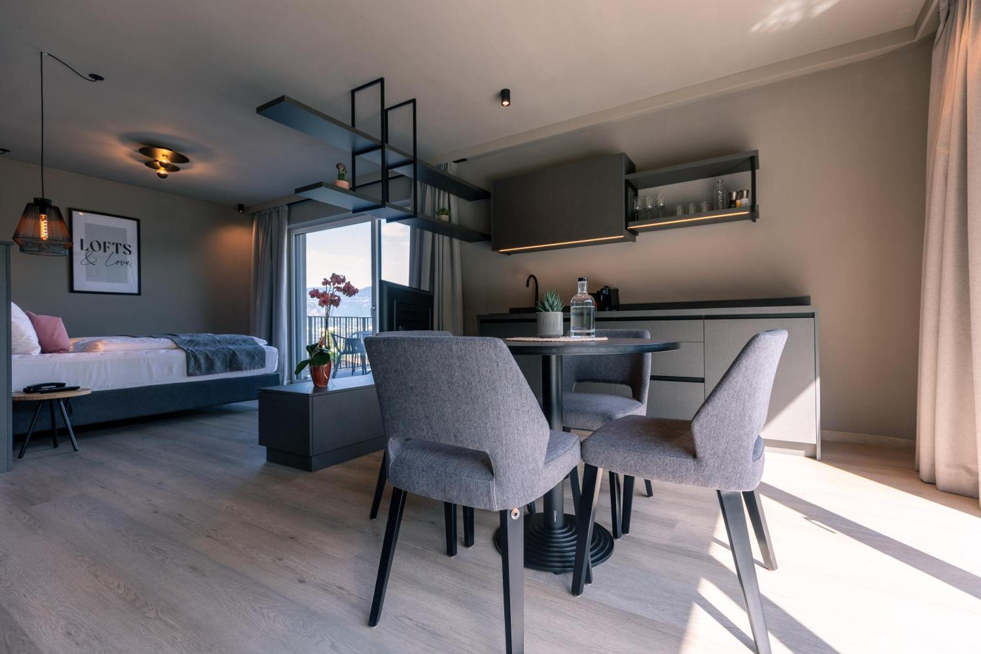 Belia Lofts - Adults Only - Apartments アッピアーノ・スッラ・ストラーダ・デル・ヴィーノ エクステリア 写真