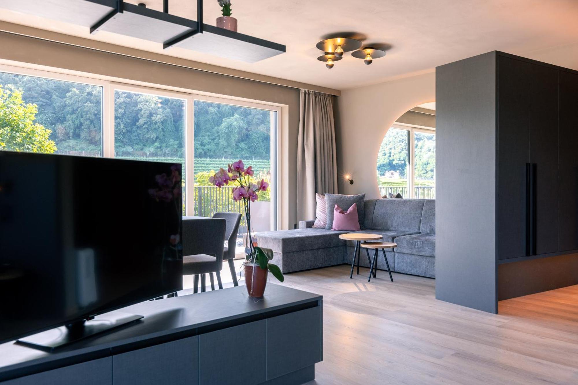 Belia Lofts - Adults Only - Apartments アッピアーノ・スッラ・ストラーダ・デル・ヴィーノ エクステリア 写真